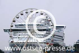 Kreuzfahrtschiff trifft Volksfest
(mehr zu maritimen Highlights an der Ostsee auf www.ostsee.de/veranstaltungen)