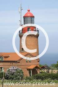 Leuchtturm Bastorf auf dem Buk bei Kühlungsborn - mit einem der höchstgelegenen Leuchtfeuer an der deutschen Ostseeküste, bei guter Sicht kann man von hier aus den Windpark vor Dänemark sehen
(mehr zu Leuchttürmen an der Ostsee auf www.ostsee.de/sehenswuerdigkeiten/leuchtturm-leuchtfeuer.php)