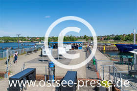 Aussichtsplattform an den Kieler Schleusenanlagen an der Einfahrt in den Nord-Ostsee-Kanal
Mehr dazu auf www.ostsee.de/kiel/schleusenanlagen.html